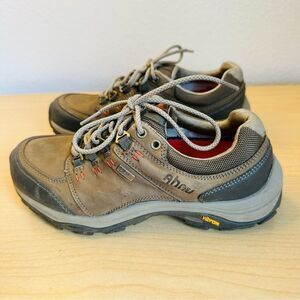 Ahnu By Teva Hiking Brown Leather Sneakers Vibram Sole Women’s Size 5.5